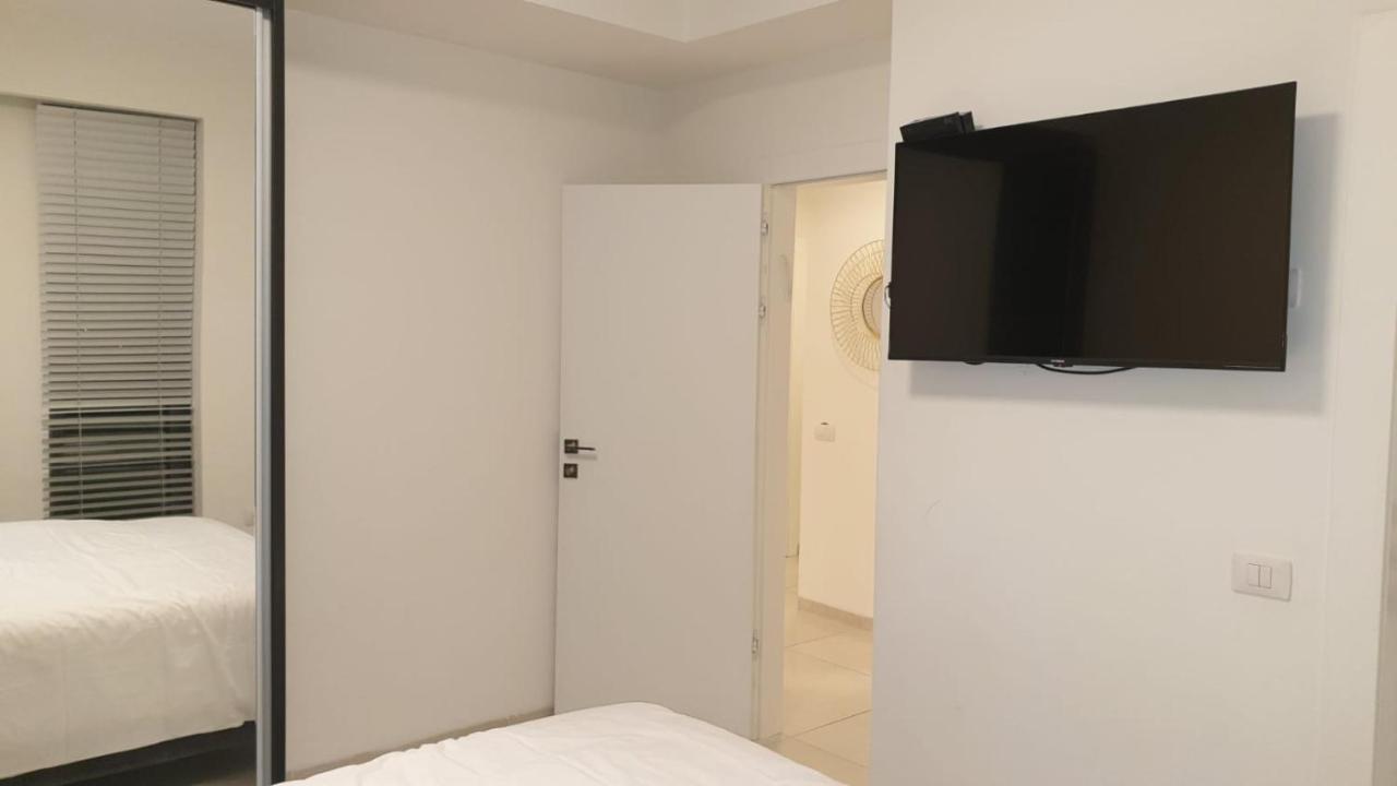 Appartment City Center - J Tower Jeruzalem Buitenkant foto
